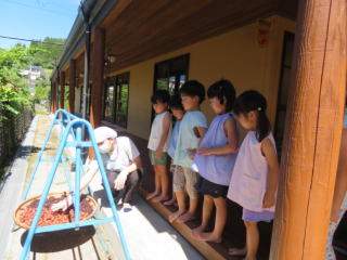 �~�������